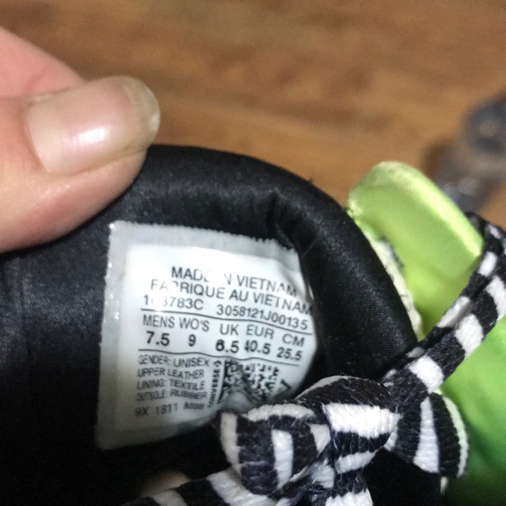 Shoes - Picture 3 of 3